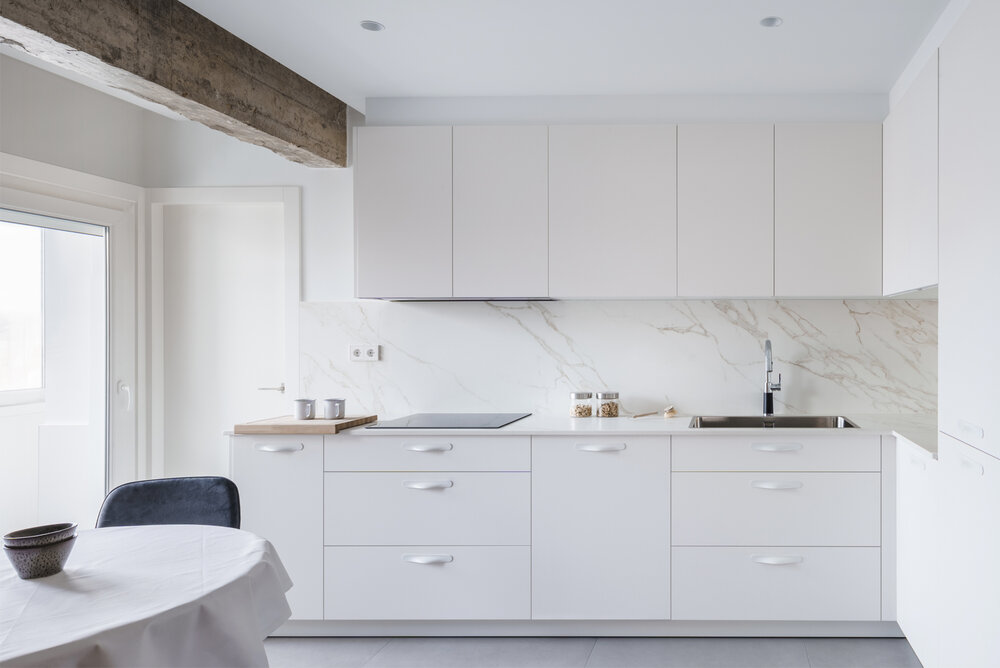 Amoblamiento de cocina medium con apertura por tirador