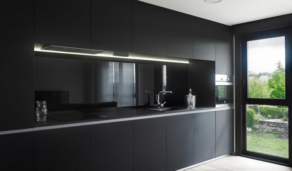 Cocina premium con apertura con perfil gola